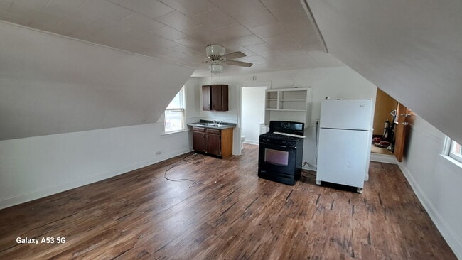 Building Photo - 1132 E Lovejoy St