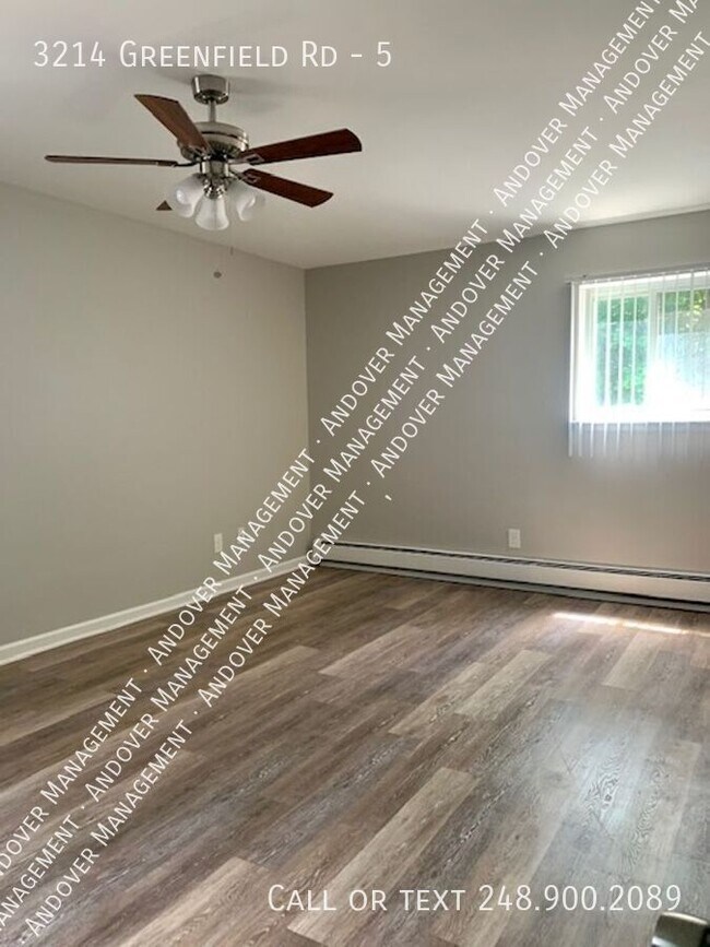 Foto del edificio - 3214 Greenfield Rd
