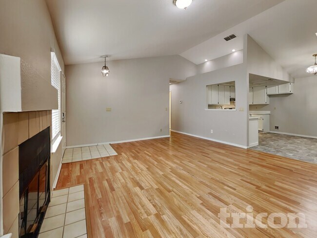 Foto del edificio - 7726 Robinette Rd