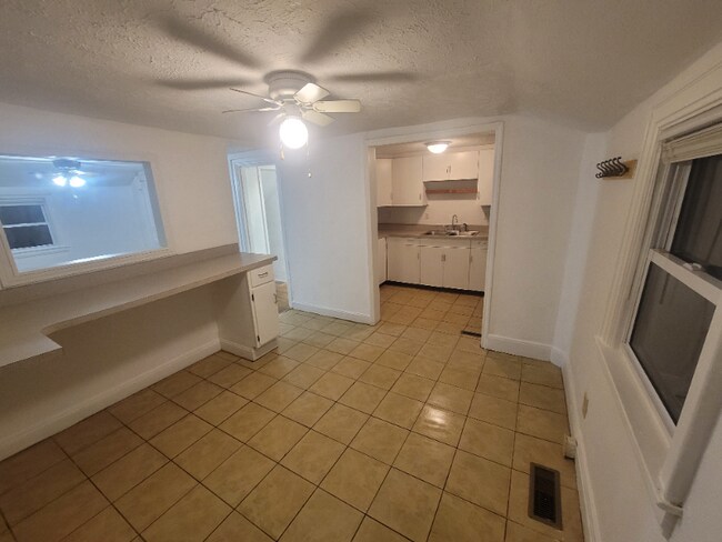 Foto del edificio - 23 Lance Dr