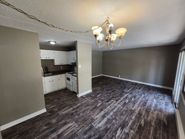 Building Photo - 155 Mystery Lake Dr