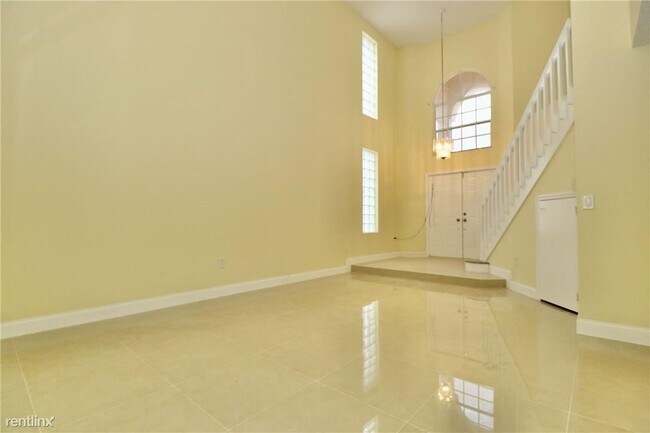 Building Photo - 4 br, 2.5 bath House - 2572 NW 79th Ave