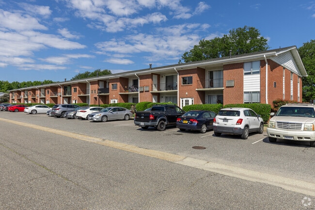 Building Photo - Country Club Apartments