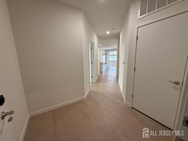 Foto del edificio - 243 Lohan Dr