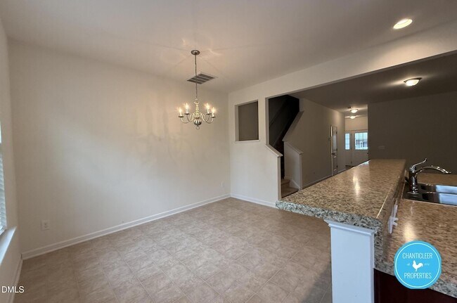 Foto del edificio - 49 E Grove Point Dr