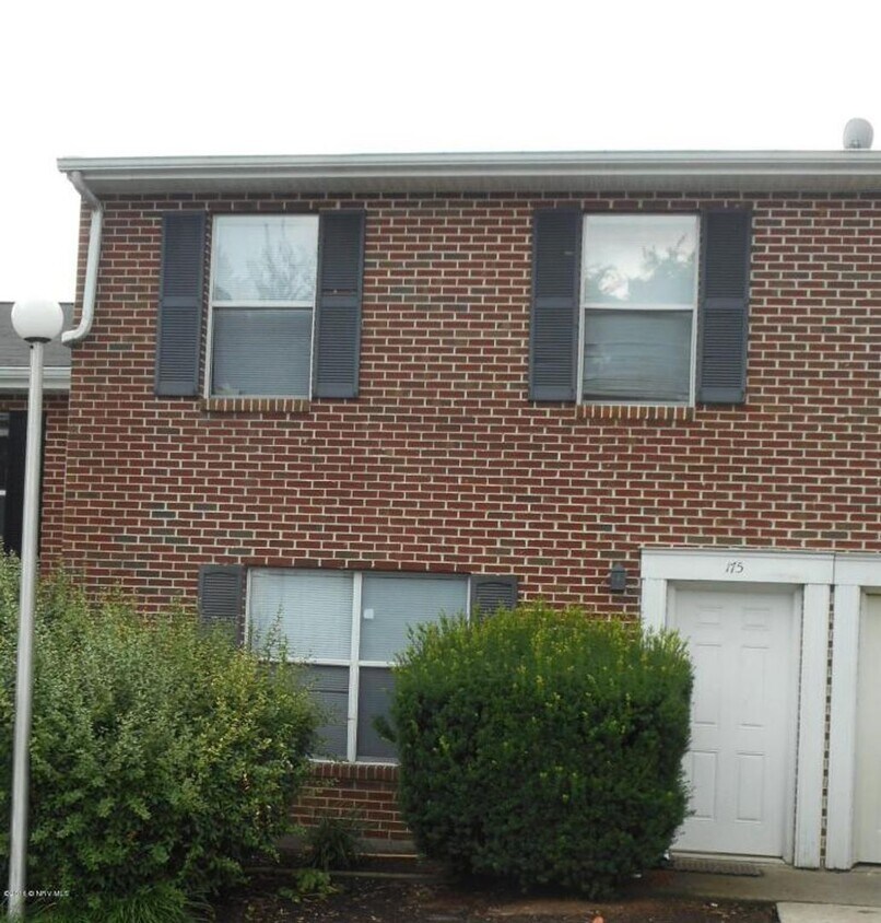Primary Photo - Spacious Home in Prime Blacksburg Location!