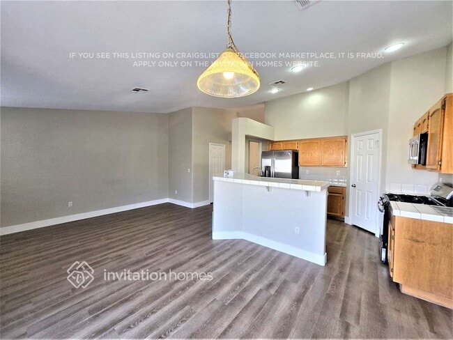 Foto del edificio - 3836 Iverson Ln