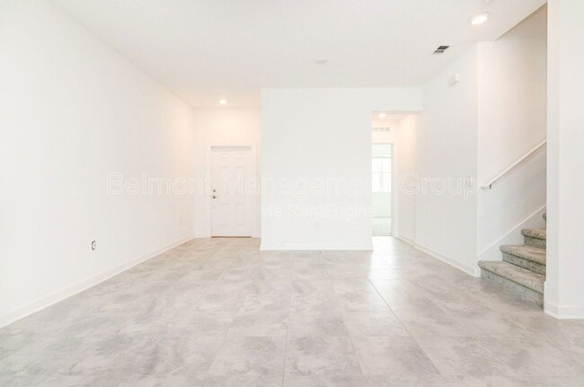 Foto del edificio - 5649 Quiet Palm Lp