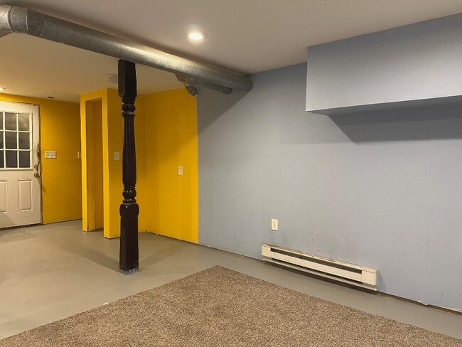 Building Photo - 52 Louisa St