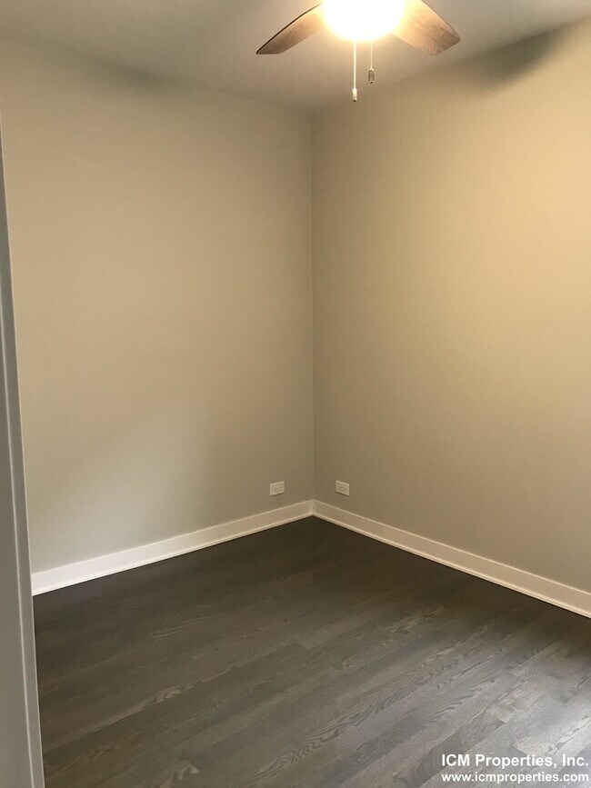 Building Photo - 1916 W Winona St