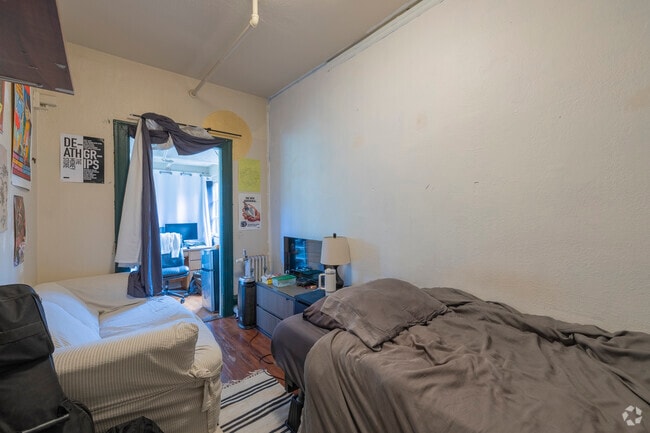 Apartamento individual en el tercer piso - 155 pies cuadrados - Cloyne Court