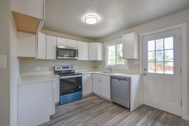 Building Photo - 7060 S 3050 E