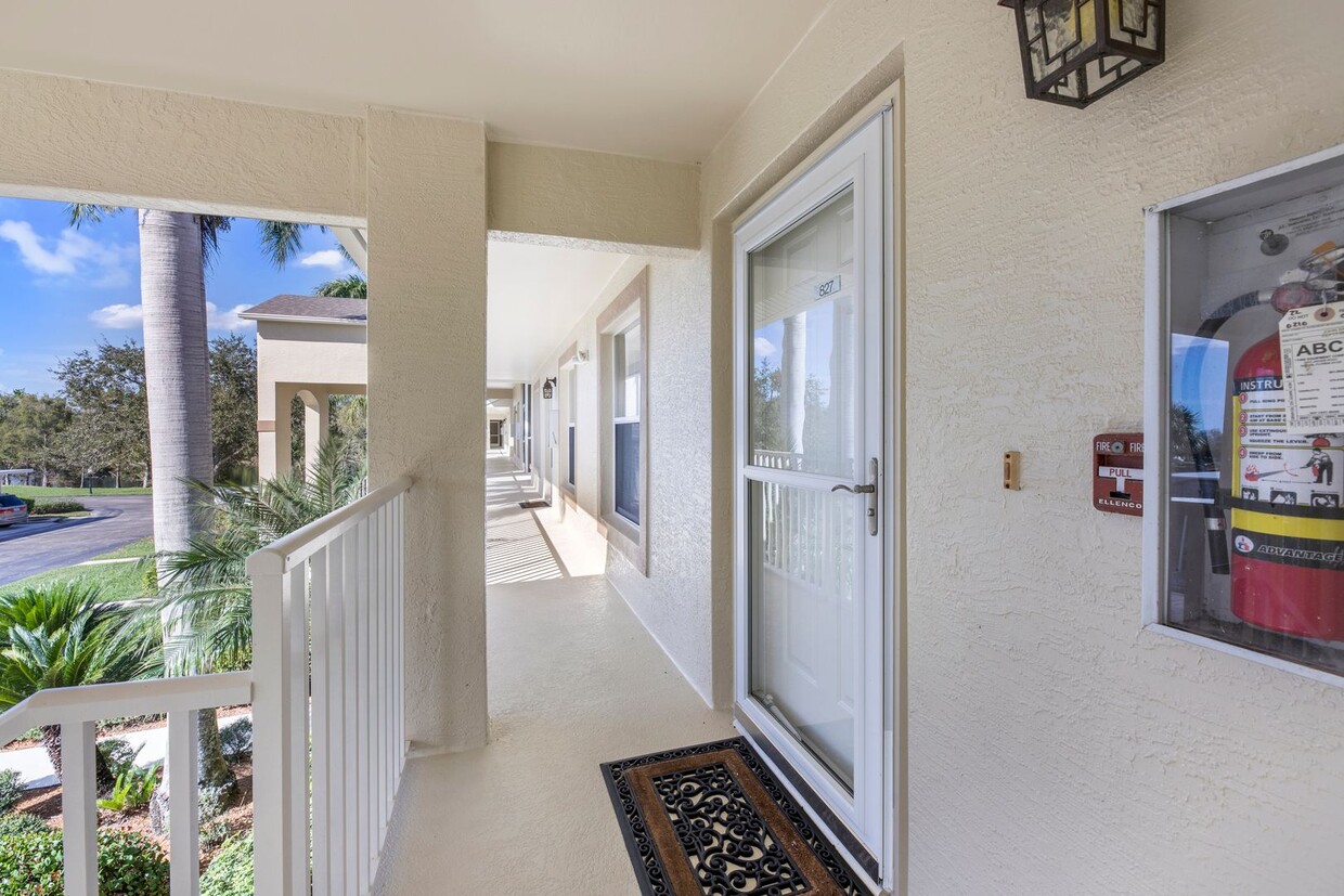 Foto principal - SEASONAL CONDO AVAILABLE APRIL 2024 / ESTERO