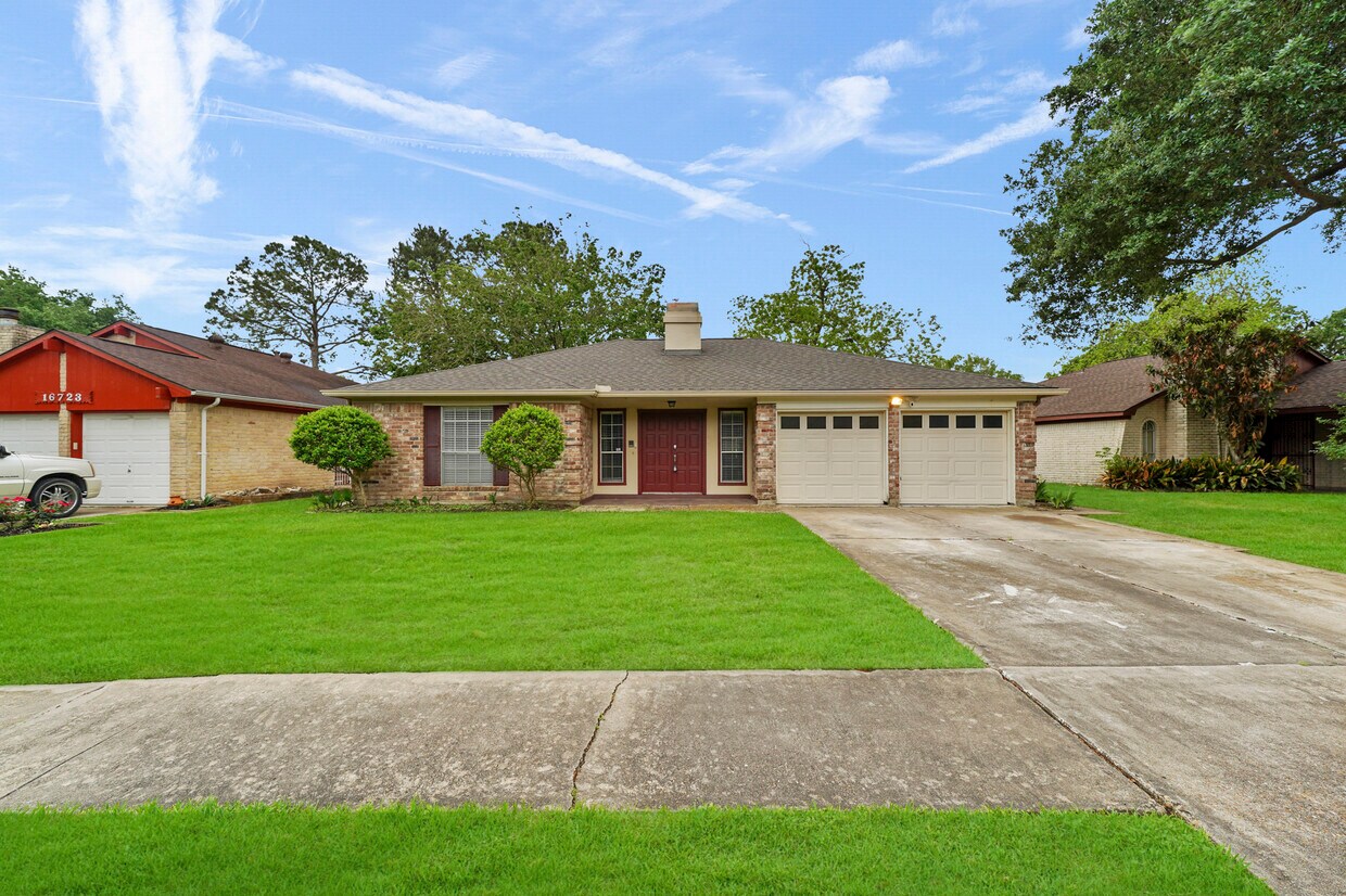 Foto principal - 16727 Royal Mile Ln