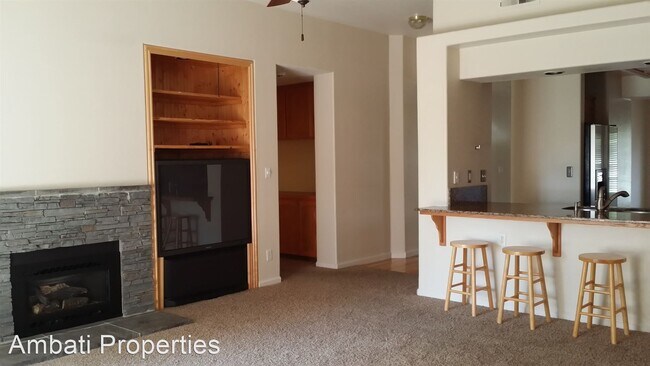Foto del edificio - 3 br, 2 bath House - 2059  E. Lexington Ave