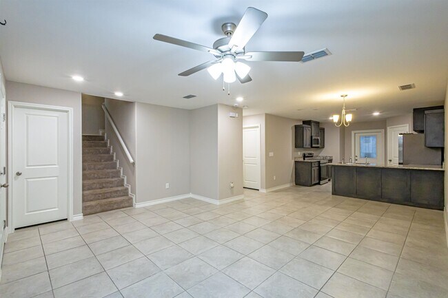 Building Photo - 2203 Durazno Ct