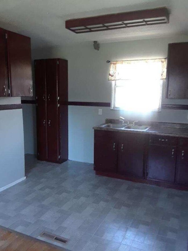 Foto del edificio - 4702 E 36th St