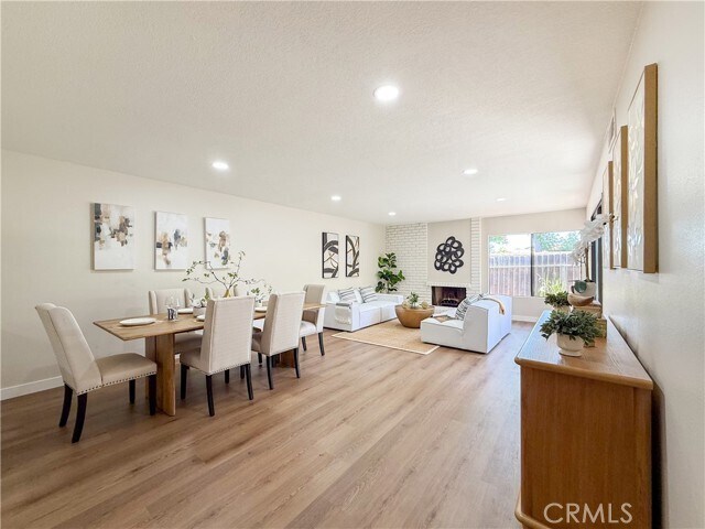 Foto del edificio - 1034 Romney Dr