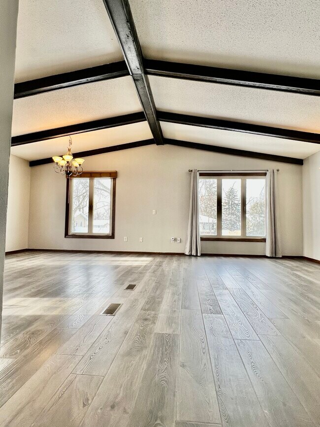 Building Photo - 5765 Washington St NE