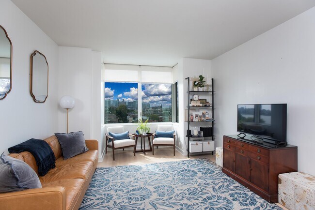 Foto del edificio - 1000 Maxwell Ln