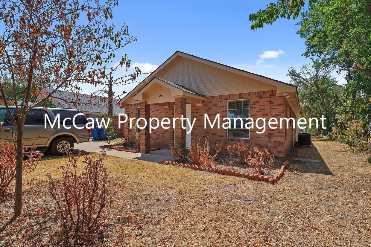 Primary Photo - 509 W Cedar St