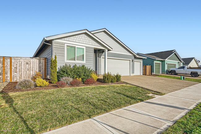 Building Photo - 1851 Smith Dr