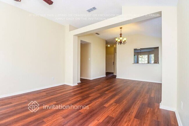 Foto del edificio - 1044 Waterview Dr