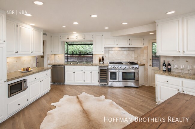 Building Photo - 9307 Beverlycrest Dr