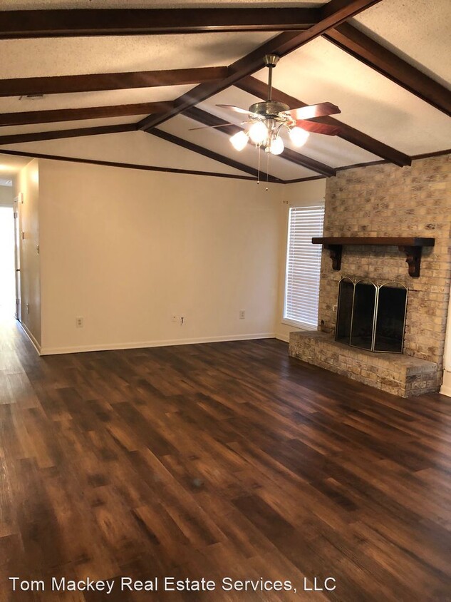 Primary Photo - 5 br, 2.5 bath House - 10016 Hackberry Dr
