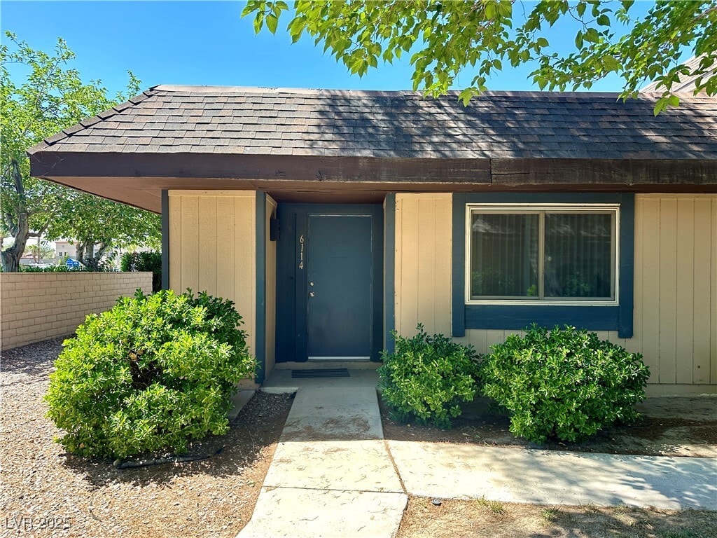 Primary Photo - 6114 Meadowgrass Ln