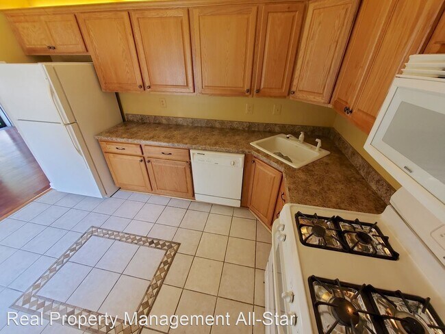 Building Photo - 2 br, 2.5 bath House - 124 Albury Way