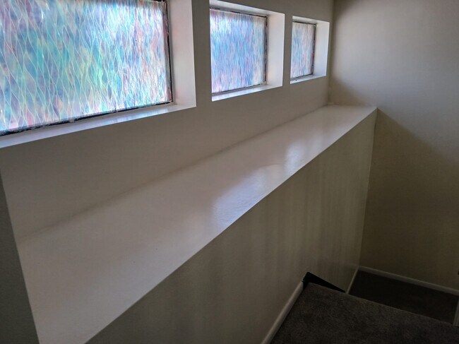 Building Photo - 4624 Landscape Dr