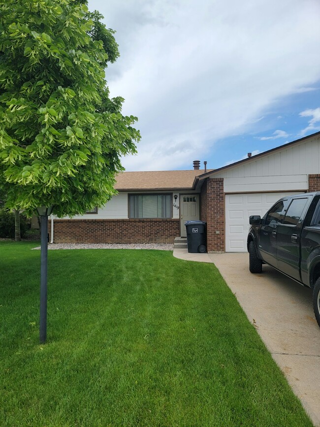 Building Photo - 1419 Fleta Ct
