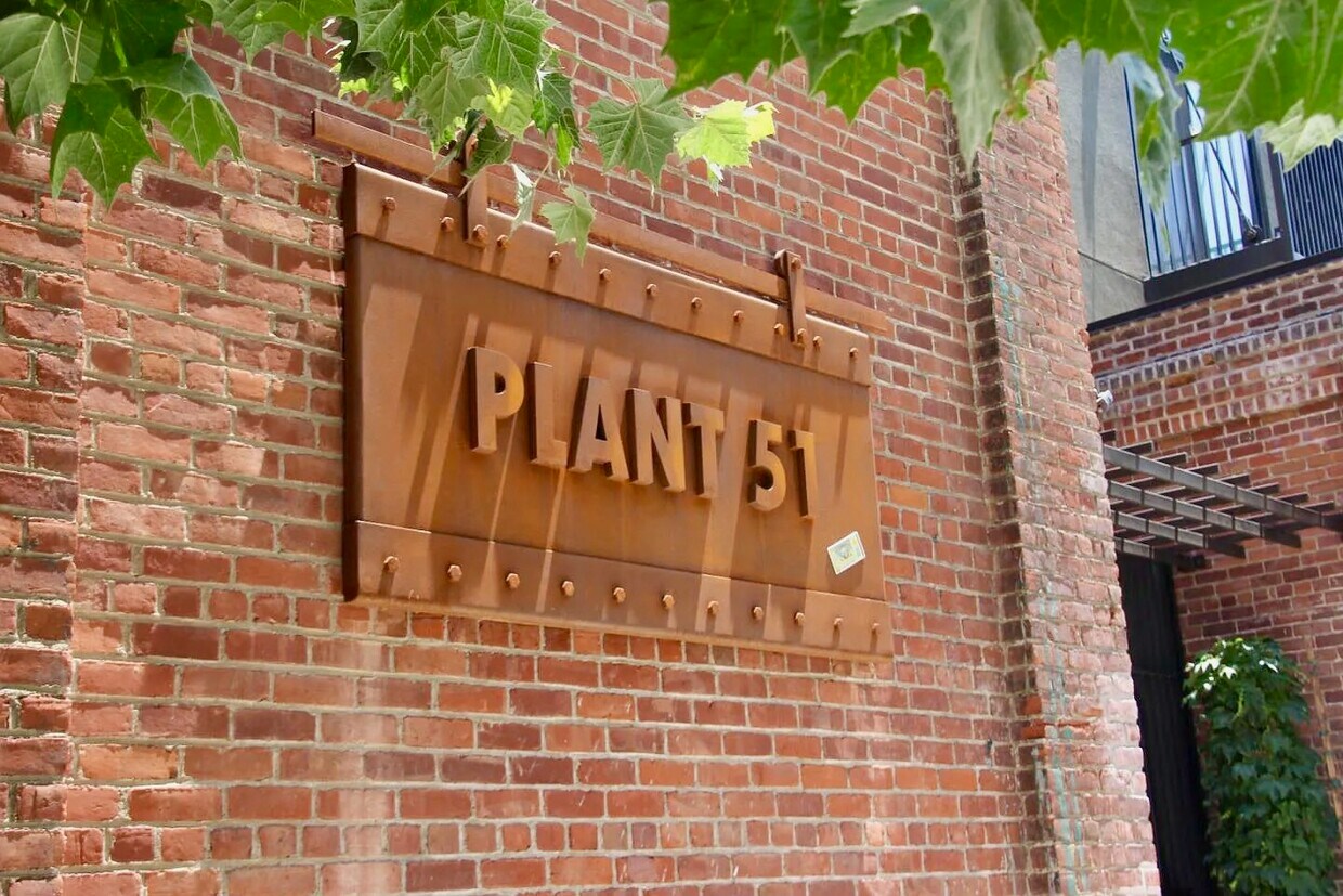 Primary Photo - 88 Bush St