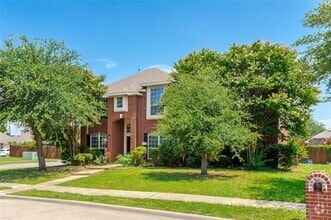 Building Photo - 6902 Amesbury Ln