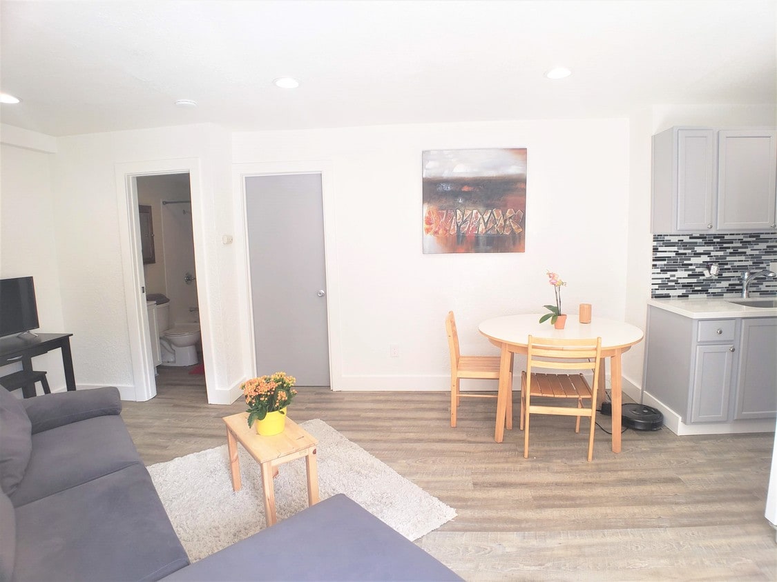 Primary Photo - 5421 Market St