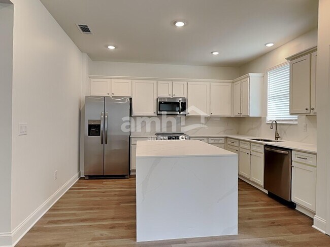 Foto del edificio - 78 Hickory Ct