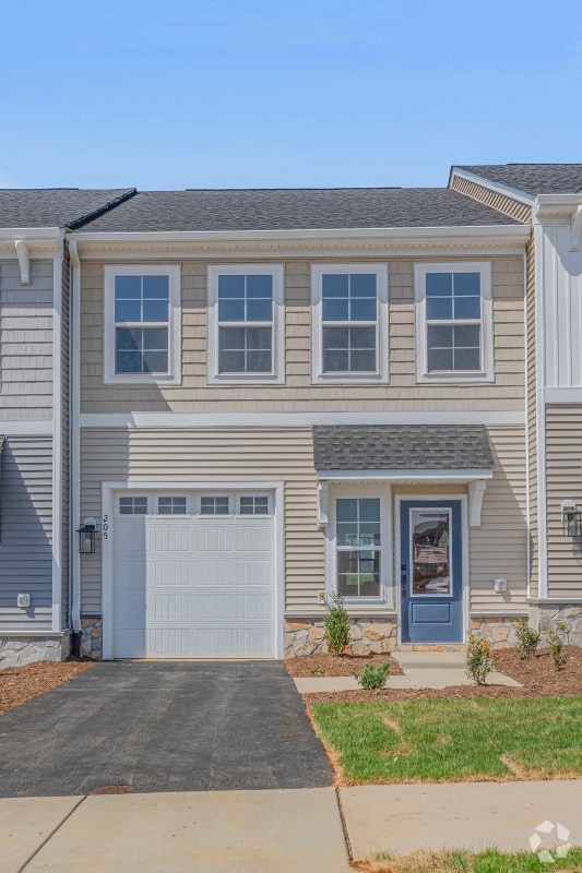 Building Photo - 205 Sunbird Ln