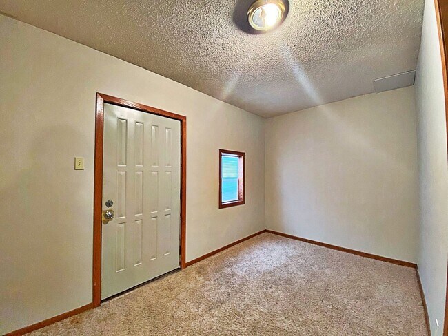 Building Photo - 2 br, 1 bath House - 1102 South 28th Street