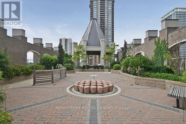 Building Photo - 388 Prince of Wales Dr