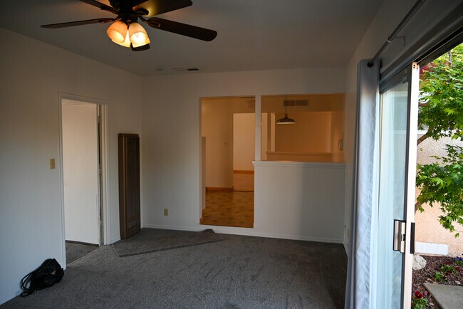 Foto del edificio - 881 W Rialto Ave