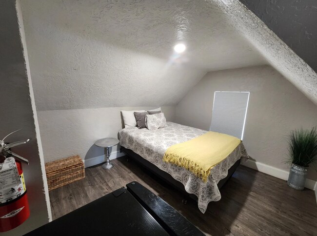 Foto del edificio - Furnished Studio - Utilities/Internet Incl...