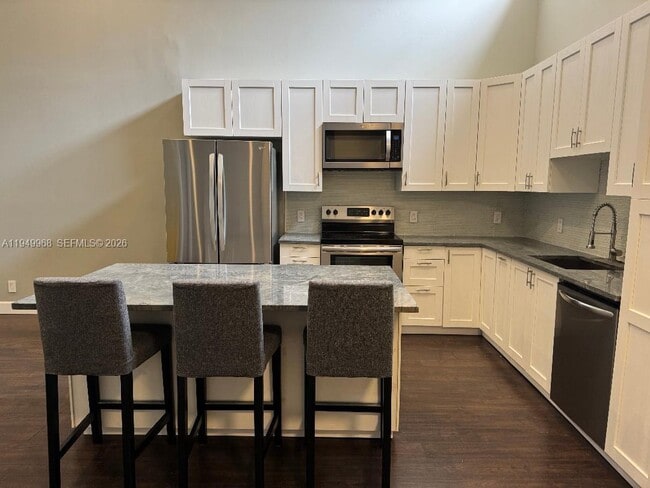 Foto del edificio - 20478 Vía Marisa