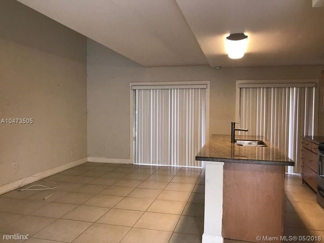 Building Photo - 3 br, 2.5 bath - 3133 SW 27th Ave