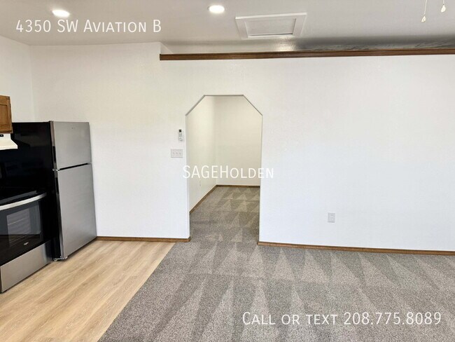 Building Photo - 4350 SW Aviation Dr