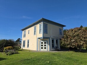 Building Photo - 2754 Van Duzen St