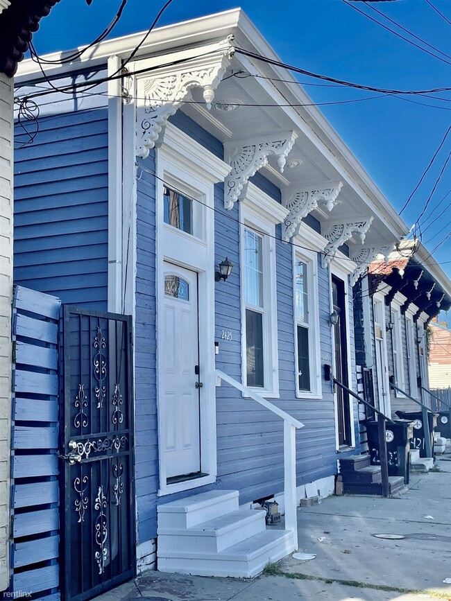 Building Photo - 2 br, 1 bath Duplex - 2425 Freret Street