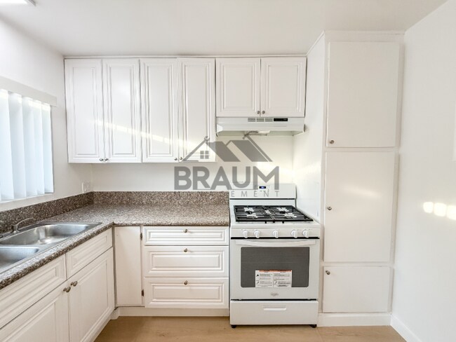 Foto del edificio - 13115 Oxnard St