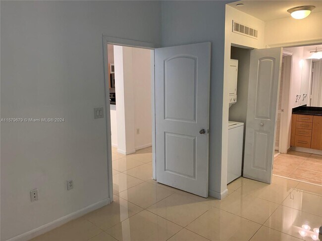 Foto del edificio - 7355 SW 89th St