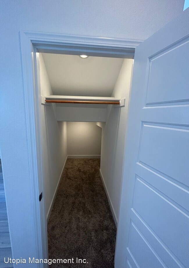 Building Photo - 4 br, 3.5 bath House - 5849 Littlestone St.